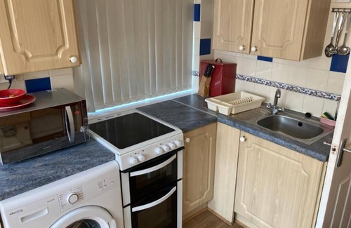 Chapeltown Apartment | Cosy Family/Pet Friendly Leeds spot to call your own.