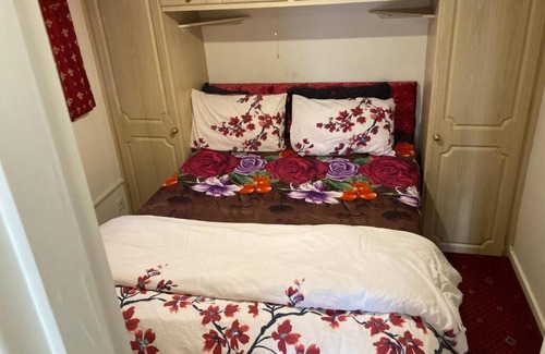 Chapeltown Apartment | Cosy Family/Pet Friendly Leeds spot to call your own.