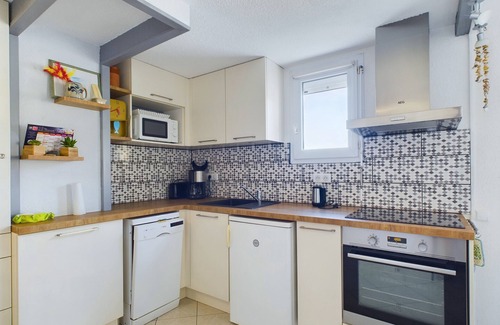 Saint-Hilaire-de-Riez Apartment | Cosy flat for 5 with sea view