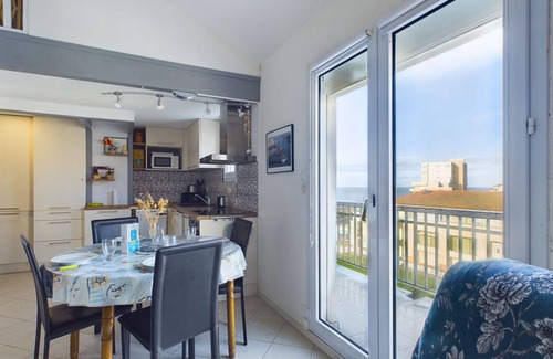 Saint-Hilaire-de-Riez Apartment | Cosy flat for 5 with sea view