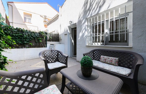 Colonia de la Prensa Apartment | Cosy flat with terrace and spaces for remote working in Madrid