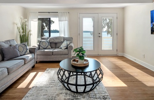 Quincy House | Cosy for 4 on Lake Talquin with dock and boathouse