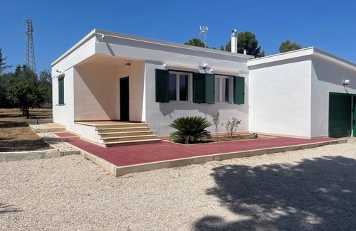 Trani Villa | Cosy guest house on private olive orchard estate surounded by fruit trees.