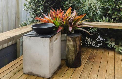 New Plymouth House | Cosy Hideaway On Pioneer