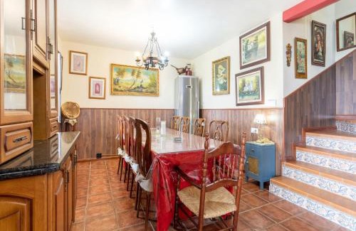 Archidona House | Cosy holiday home in Villanueva de Tapia with garden