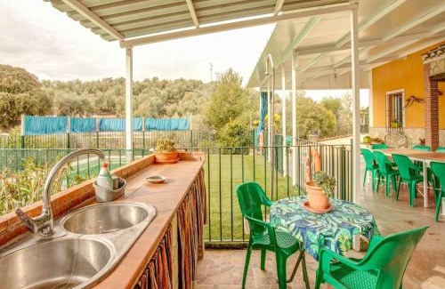 Archidona House | Cosy holiday home in Villanueva de Tapia with garden