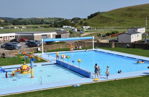 Shipton Gorge House | Cosy Holiday Home at Freshwater Beach Holiday Park on the iconic Jurassic Coast