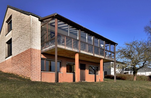 Nadrin House | Cosy Holiday Home in Nadrin with Private Terrace