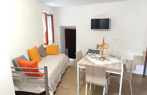 Equi Terme House | Cosy holiday home in Equi Terme with terrace