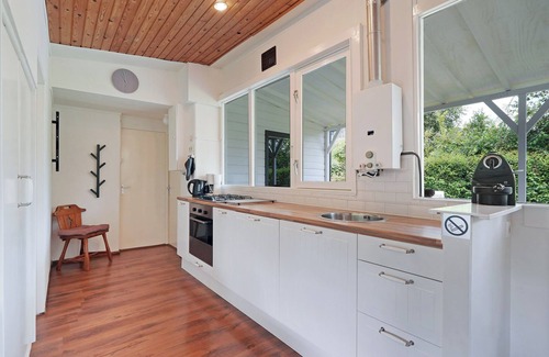 Ouddorp House | Cosy holiday home in Het Oude Nieuwland park for five guests with covered terrace.