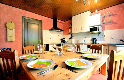 Nidrum House | Cosy Holiday Home with Sauna, Terrace