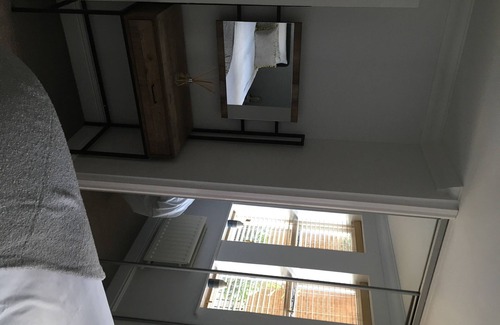 Swindon Apartment | Cosy home from home in the heart of Old Town Swindon