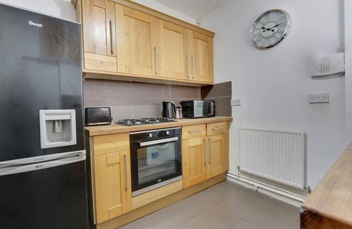 Hull House | Cosy home in Newland Avenue area