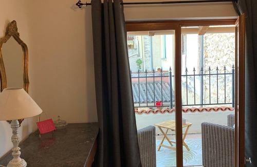 Eymet House | Cosy house in the heart of the bastide + courtyard + rooftop view