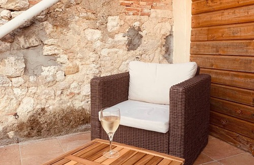 Eymet House | Cosy house in the heart of the bastide + courtyard + rooftop view