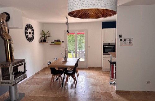 Piolenc House | Cosy house with garden and swimming pool.
