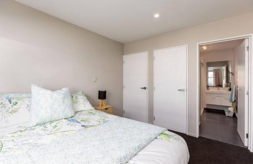 Christchurch City Centre House | Cosy Inner City Apartment with Free Parking