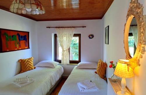 Kalivia House | Cosy lake house, μια ανάσα πριν τη λίμνη