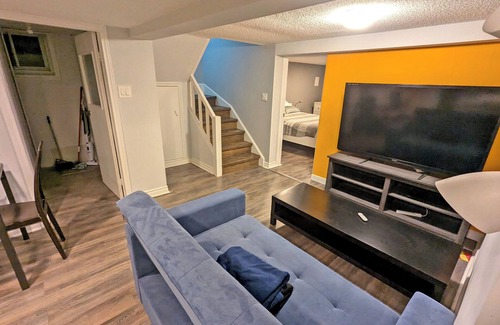 Regal Heights House | Cosy large 2-bedroom basement apartment in Corso Italia, Toronto with WiFi, AC
