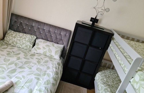 Notting Dale Apartment | Cosy London Apartment in Waynflete Square