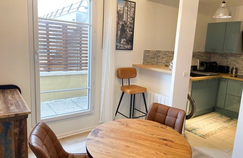 Conflans-Sainte-Honorine Apartment | Cosy modern apartment - 4 min walk from station