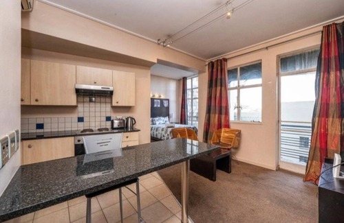 Downtown Johannesburg Apartment | Cosy Marshalls