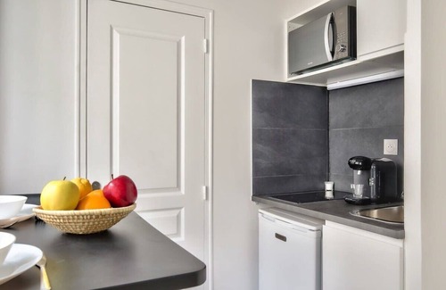 Quartier du Faubourg-Montmartre Apartment | Cosy Mezzanine Studio in the Heart of Paris (4)
