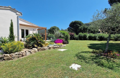 Figari House | Cosy nest between sea and mountains - Rated 3 stars