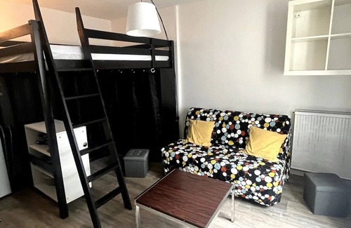 Saint-Fargeau Apartment | Cosy nest in the heart of Paris