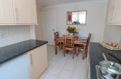 Woodhorn House | COSY NOOK, pet friendly, with a garden in Amble