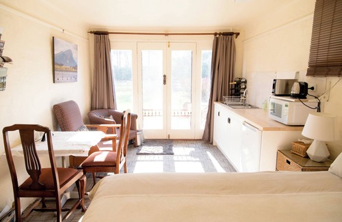 Hamilton Other | Cosy north facing priv selfcontained Suite set within large garden, 7min to town