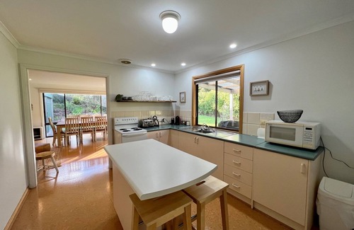 Waterhouse House | Cosy On Tobruk - Wi Fi 45 Tobruk Ave
