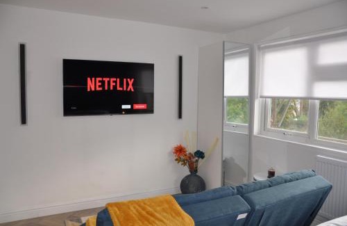 Central Milton Keynes Apartment | Cosy one bedroom APT- Free netflix