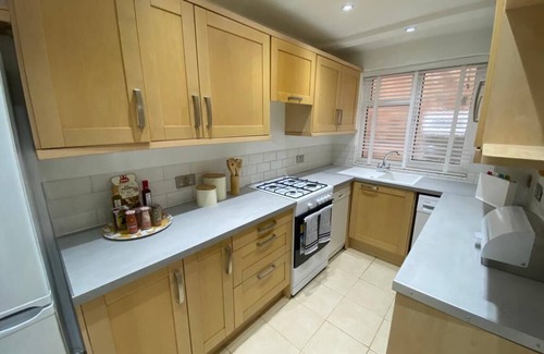 Brondesbury Park Apartment | Cosy One bedroom flat in London