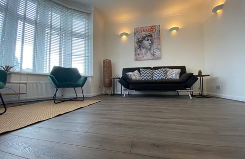 Brondesbury Park Apartment | Cosy One bedroom flat in London