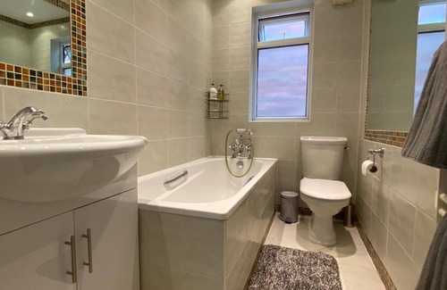 Brondesbury Park Apartment | Cosy One bedroom flat in London