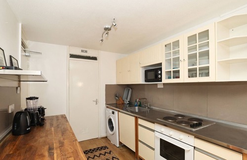 Notting Hill Apartment | Cosy One-bedroom Flat Sleeps 5 nearby Ladbroke Grove.