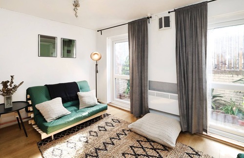 Notting Hill Apartment | Cosy One-bedroom Flat Sleeps 5 nearby Ladbroke Grove.