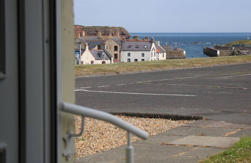Eyemouth House | Cosy one bedroom holiday bungalow, in a stunning seaside location