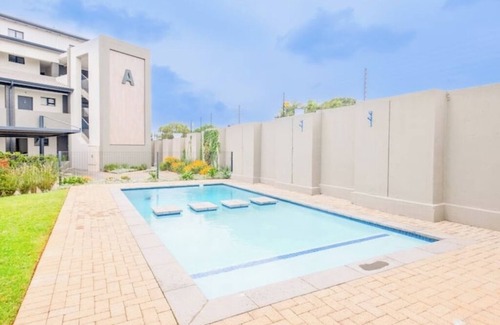 Greater Johannesburg Metropolitan Area Apartment | Cosy & Peaceful 2-Bedroom Loft Apartment in Fourways