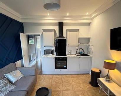 Perth Apartment | Cosy Perth Apartment - City Comforts
