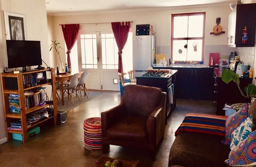 Observatory House | Cosy Private Bedroom, en-suite bathroom in a charming home in Observatory