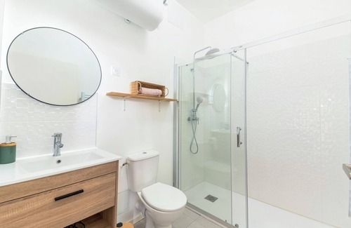Les Poulettes Apartment | Cosy, quiet, air-conditioned T2 apartment