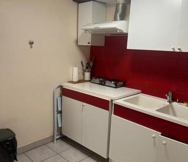 Notre-Dame du Mont Apartment | Cosy quiet apartment near the Old Port