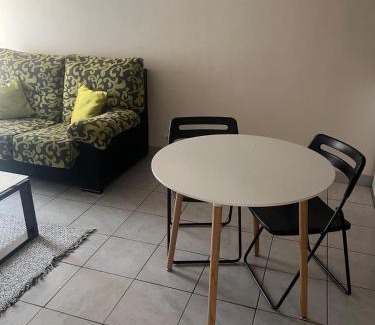 Notre-Dame du Mont Apartment | Cosy quiet apartment near the Old Port