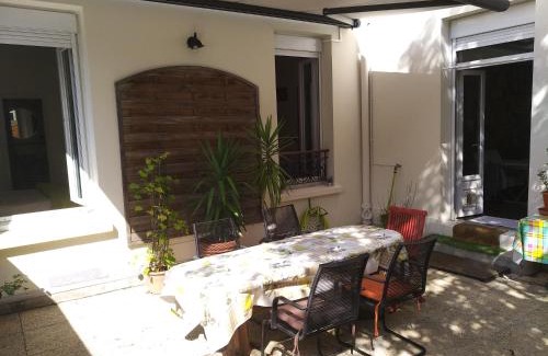 Neuilly-sur-Seine Apartment | cosy rare 2 bedroom apartment around a private garden