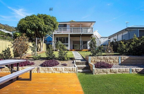 Box Head Apartment | Cosy Renovated 2 Bed cottage on the water