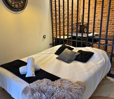 Lourdes Apartment | Cosy Roc - Wifi, Balcon, TV, Clim, Équipé