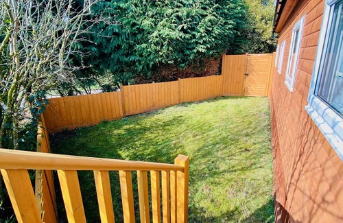 Brazzacott Cabin | Cosy Romantic/family break with Hot Tub in rural Cornwall -15mins drive to beach