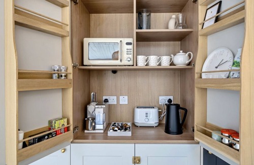 West Wittering Cottage | cosy sea side cottage *brand new*